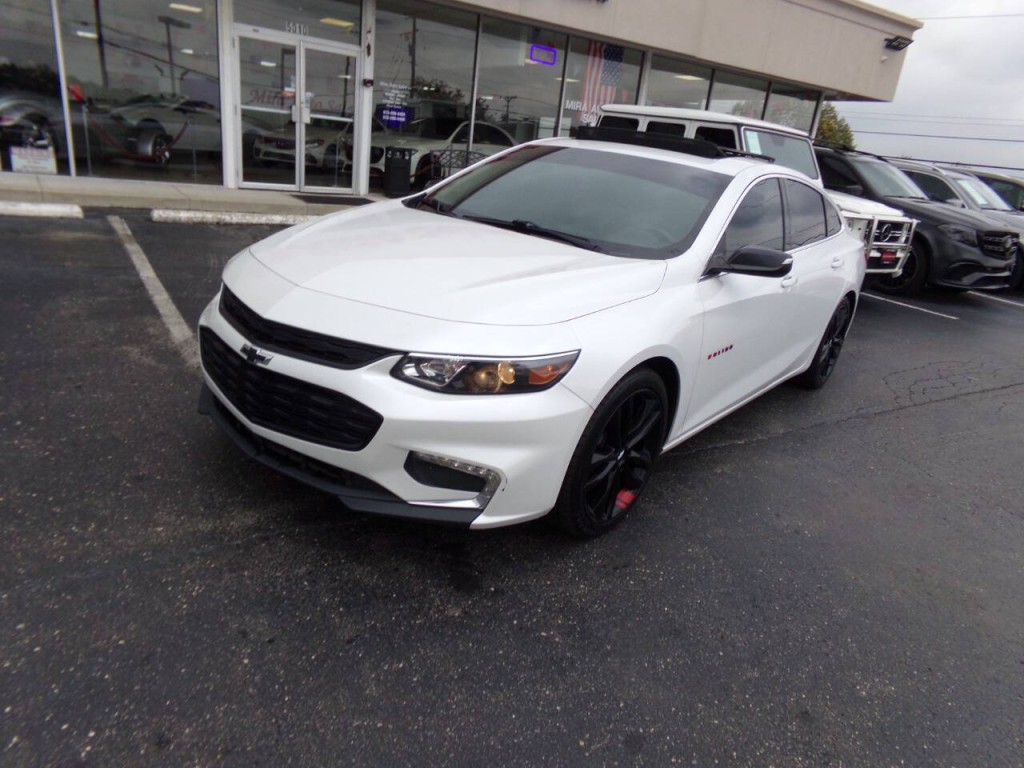 2018 Chevrolet Malibu Image 2