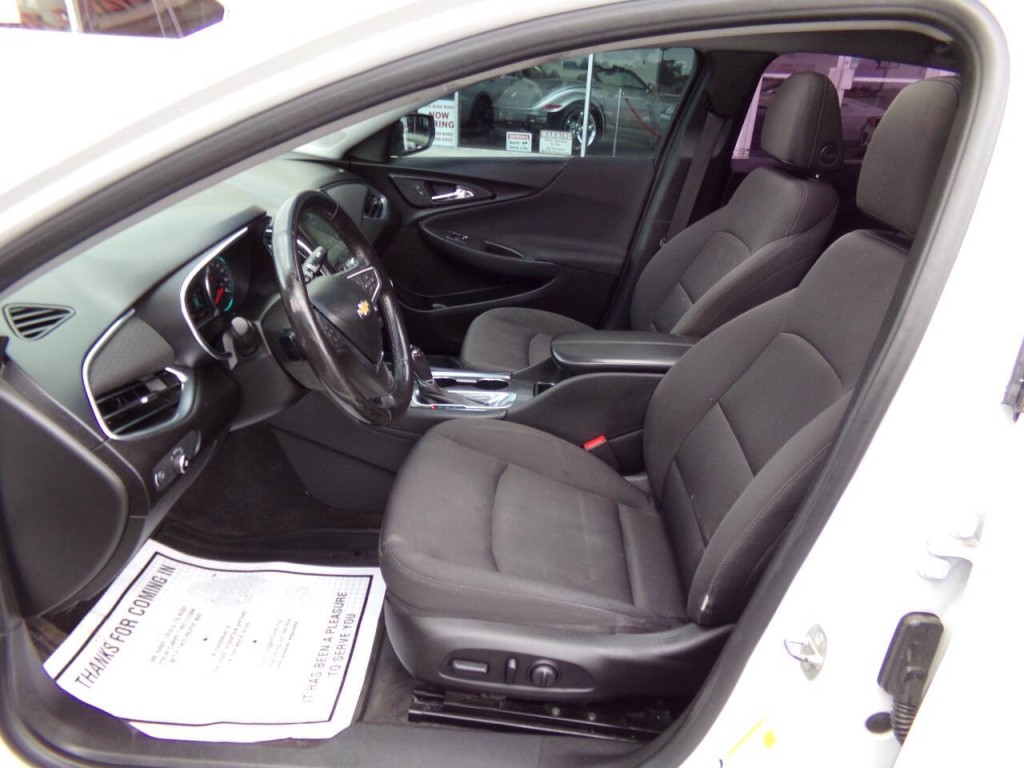 2018 Chevrolet Malibu Image 13