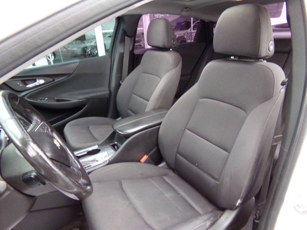 2018 Chevrolet Malibu Image 18