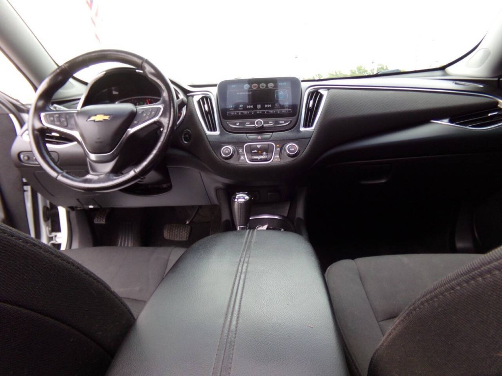2018 Chevrolet Malibu Image 28