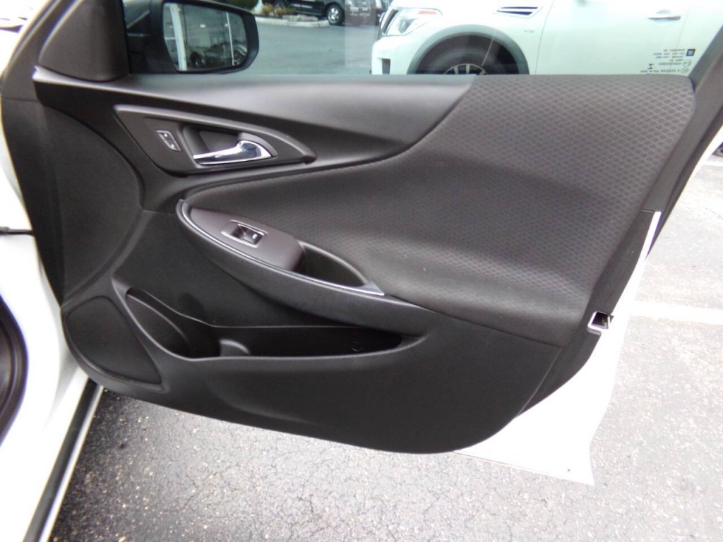 2018 Chevrolet Malibu Image 31