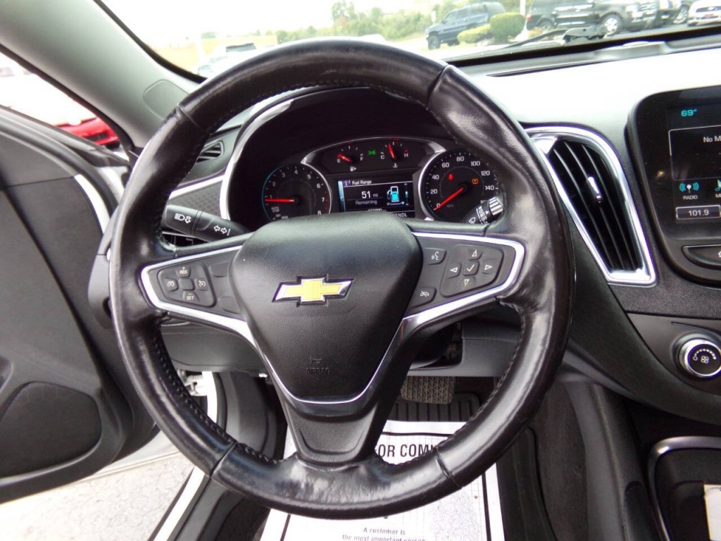 2018 Chevrolet Malibu Image 38
