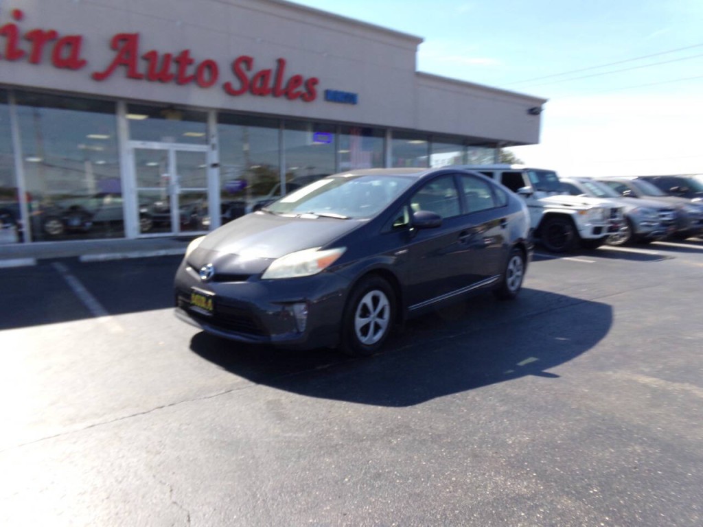 2012 Toyota Prius Image 2