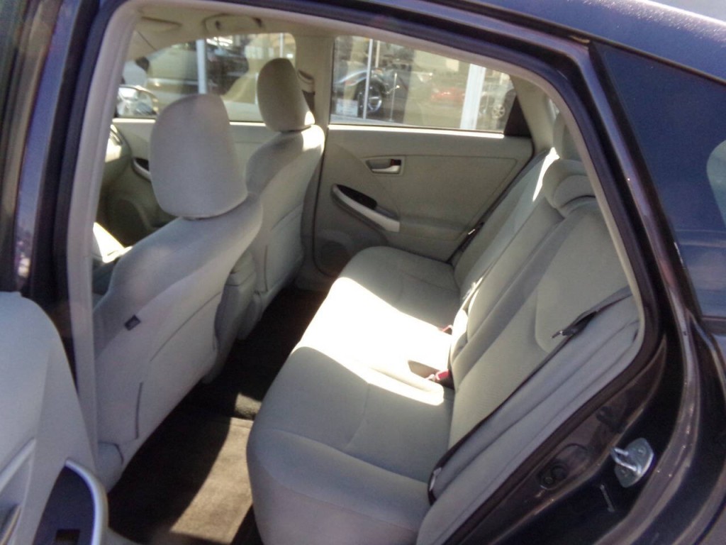 2012 Toyota Prius Image 13
