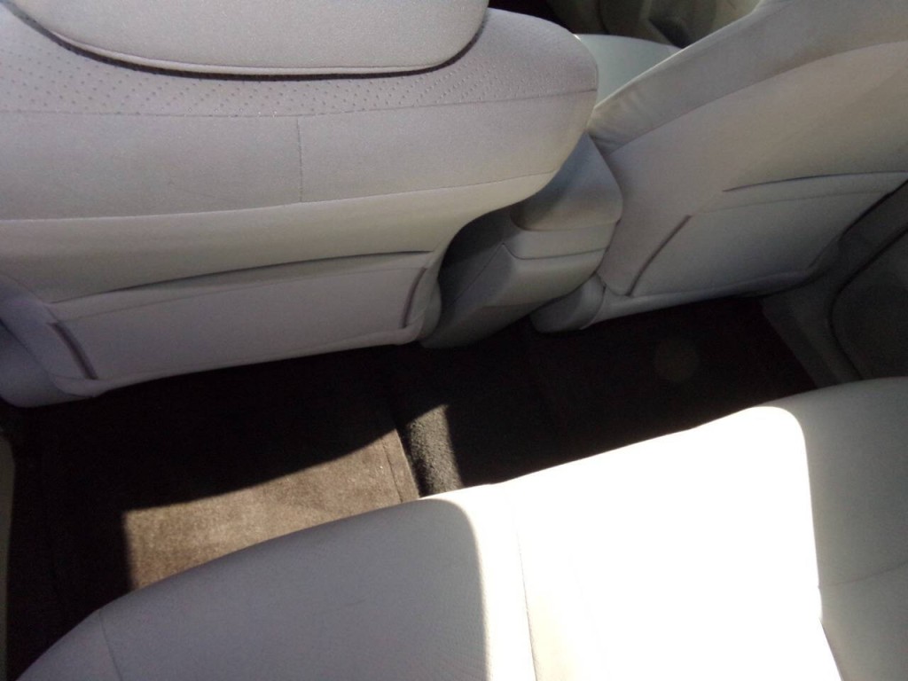 2012 Toyota Prius Image 15