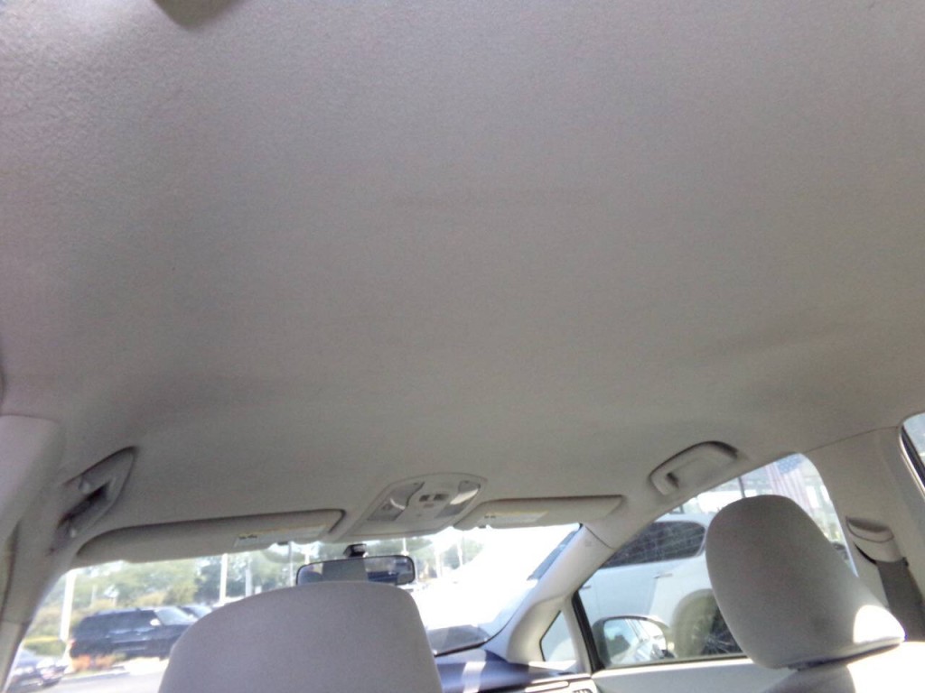 2012 Toyota Prius Image 16
