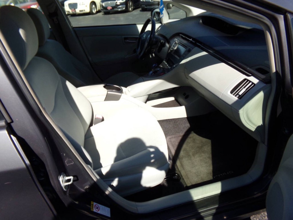 2012 Toyota Prius Image 26