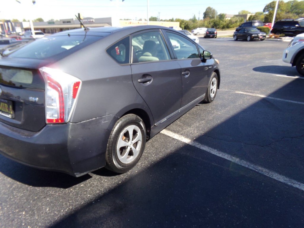 2012 Toyota Prius Image 37