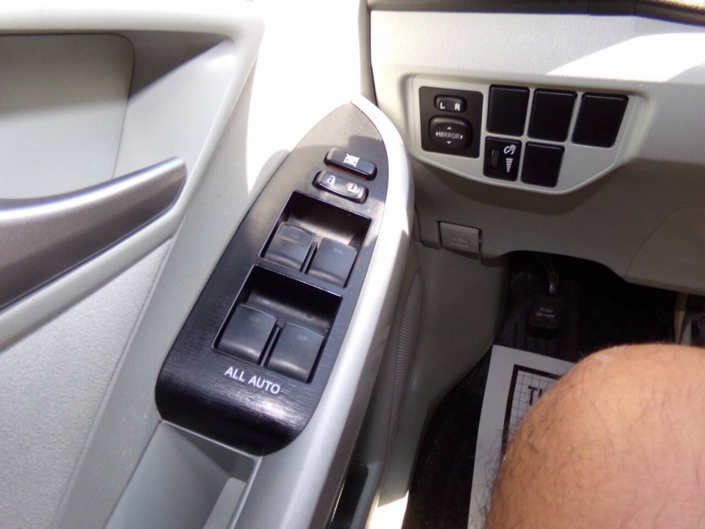 2012 Toyota Prius Image 48