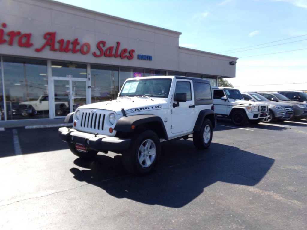 2013 Jeep Wrangler Image 2