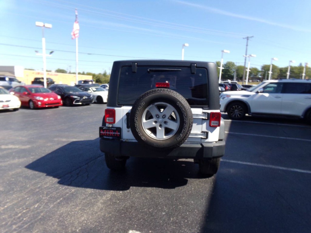 2013 Jeep Wrangler Image 7