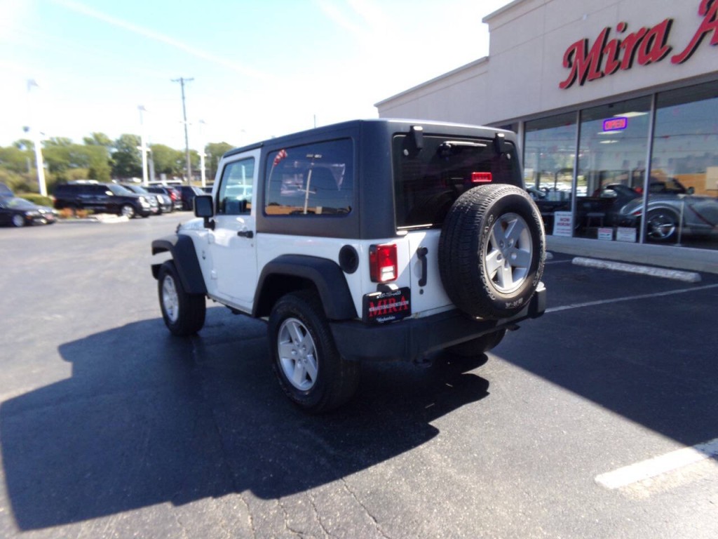 2013 Jeep Wrangler Image 8