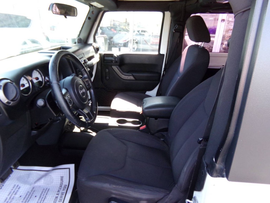 2013 Jeep Wrangler Image 10