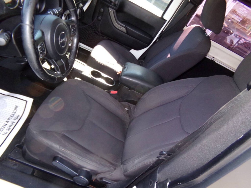 2013 Jeep Wrangler Image 11