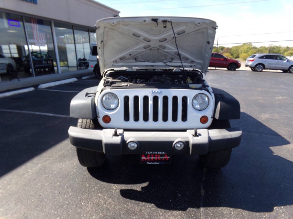 2013 Jeep Wrangler Image 25