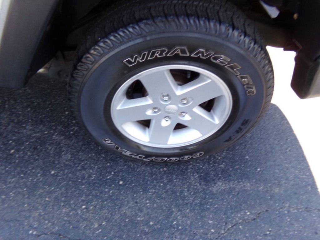 2013 Jeep Wrangler Image 29