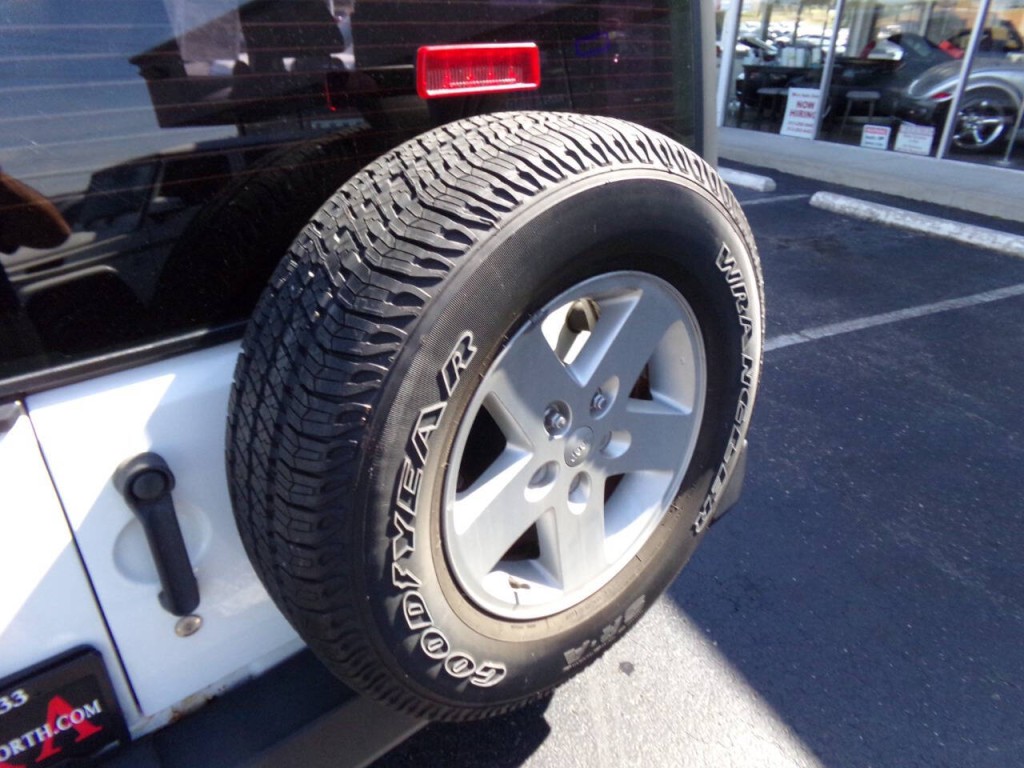2013 Jeep Wrangler Image 31
