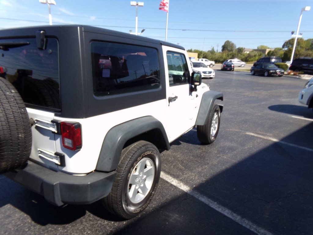 2013 Jeep Wrangler Image 33
