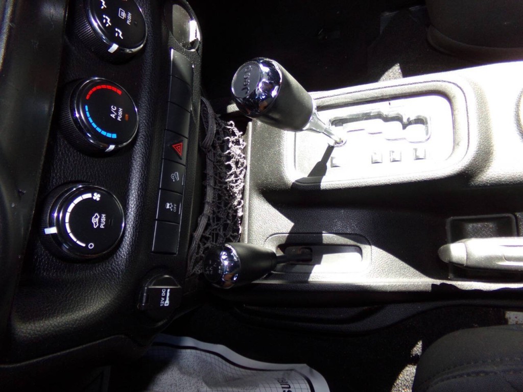 2013 Jeep Wrangler Image 46
