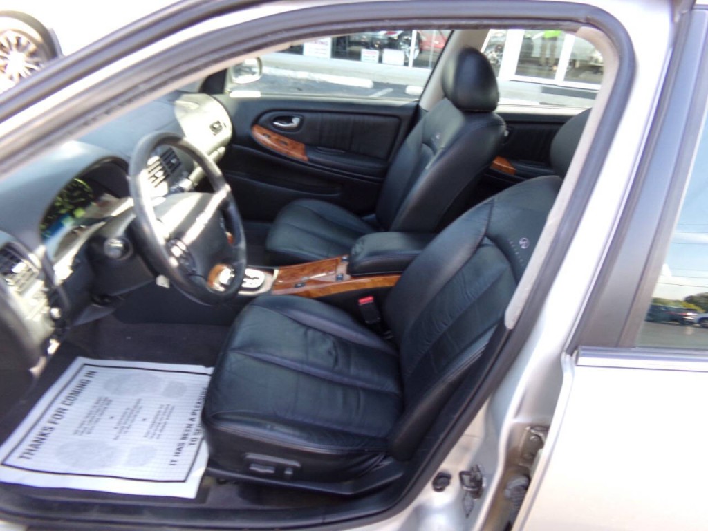 2003 INFINITI I35 Image 10