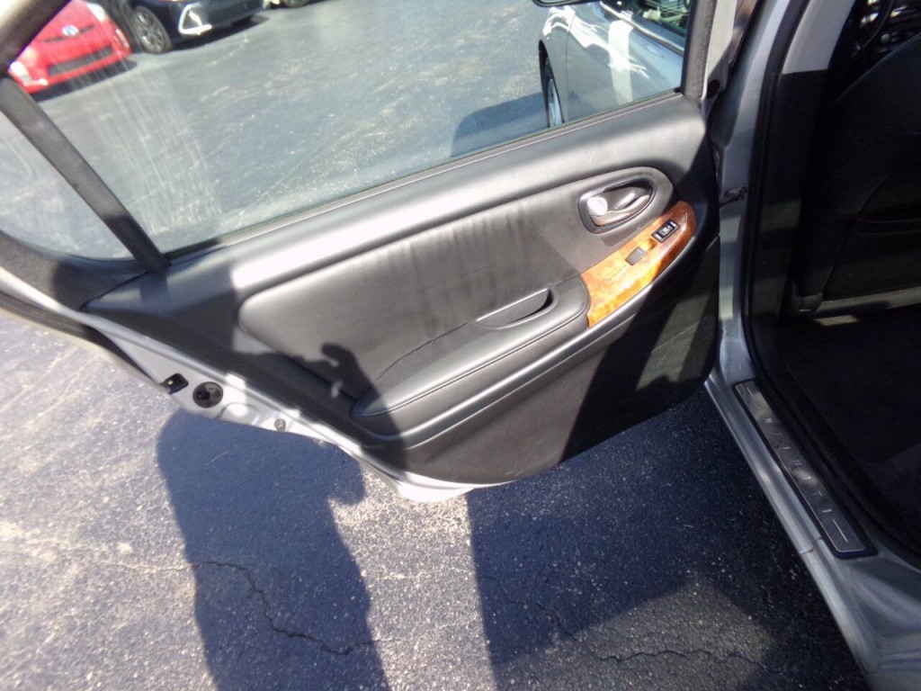 2003 INFINITI I35 Image 18