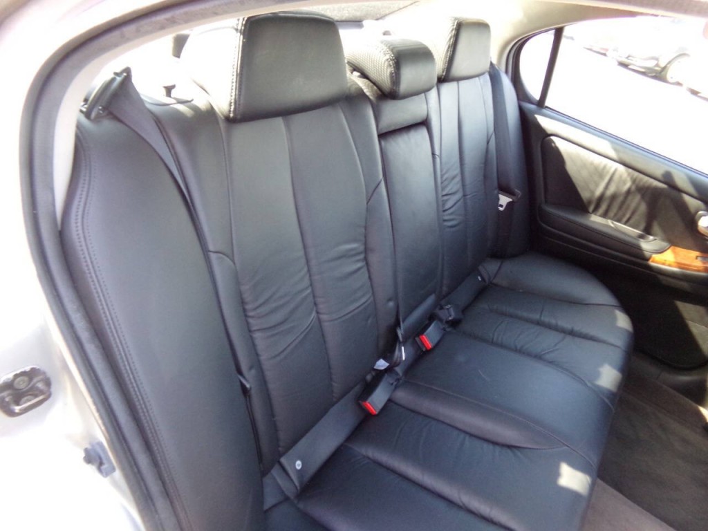 2003 INFINITI I35 Image 22