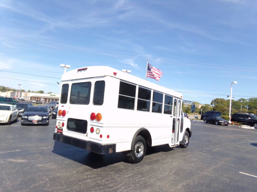 2006 Chevrolet Express Image 7