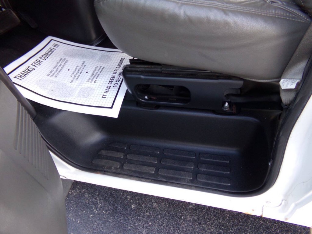2006 Chevrolet Express Image 11