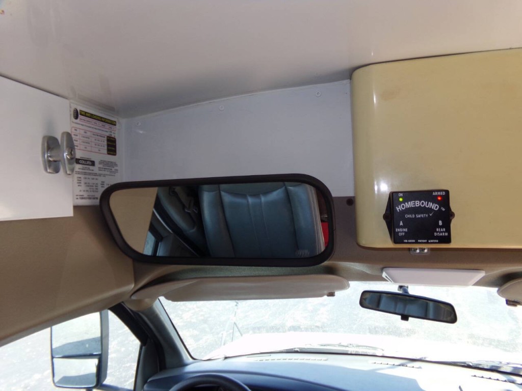2006 Chevrolet Express Image 21