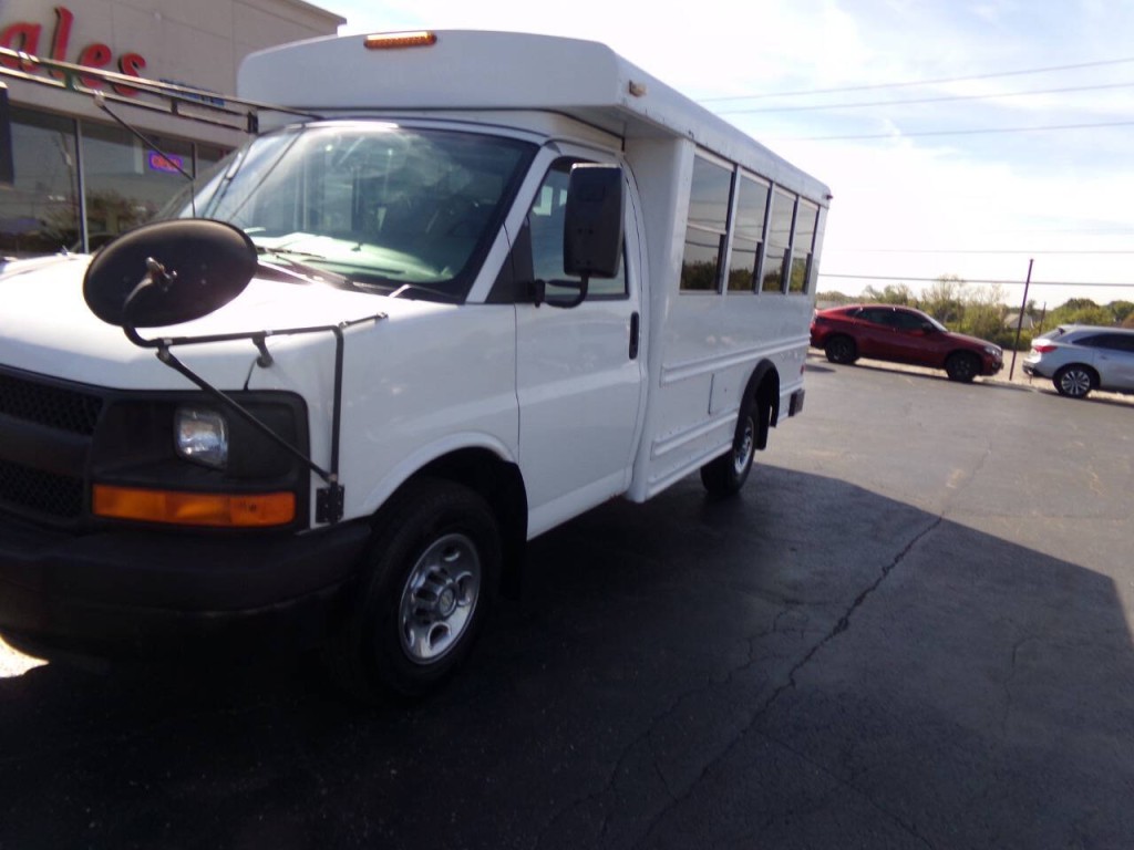 2006 Chevrolet Express Image 35