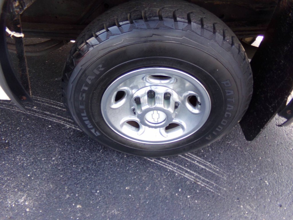 2006 Chevrolet Express Image 38