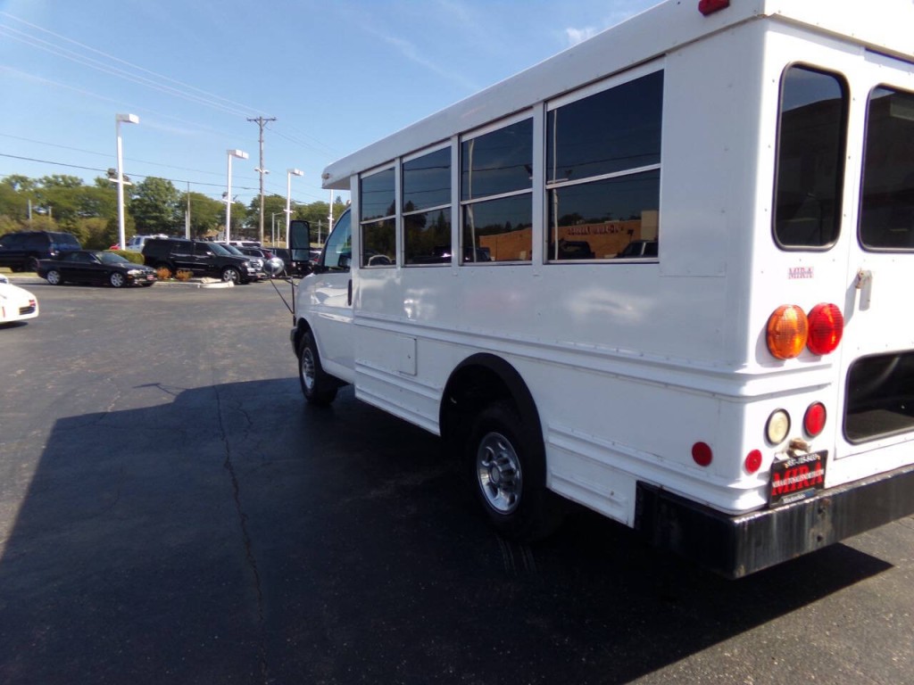 2006 Chevrolet Express Image 39