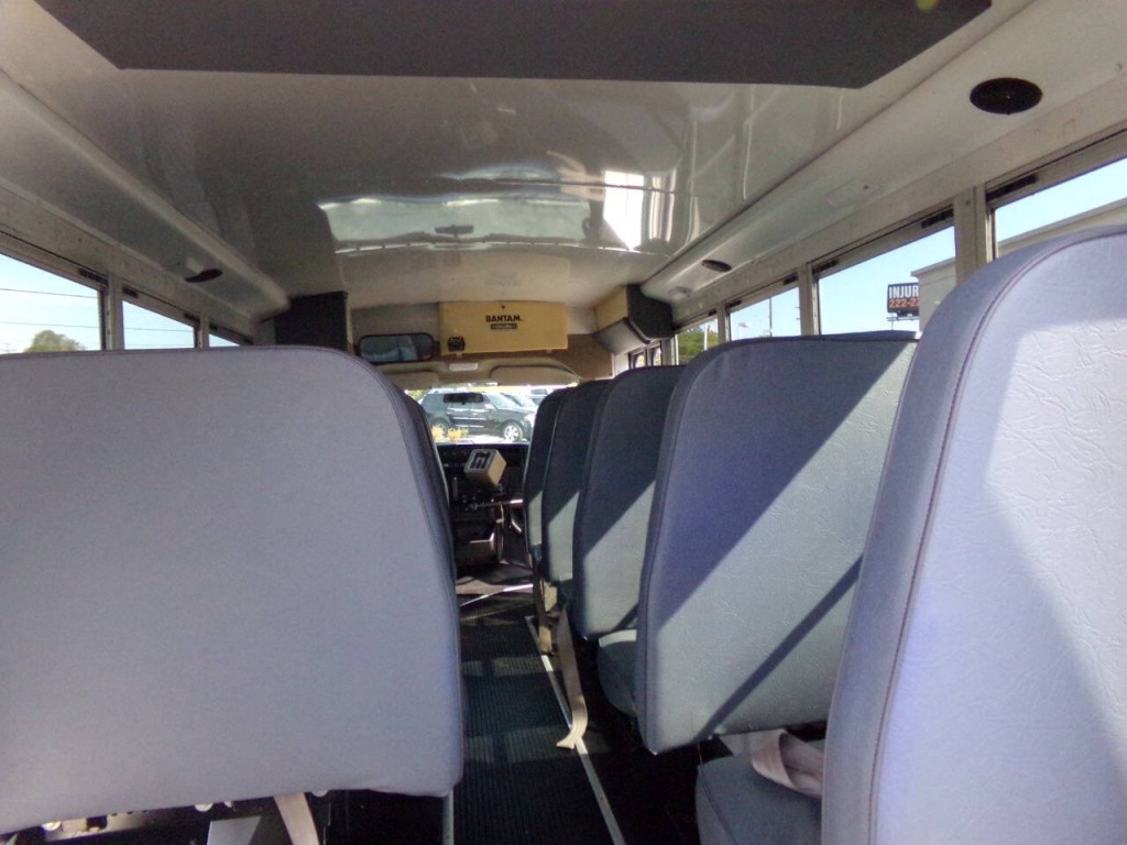 2006 Chevrolet Express Image 42