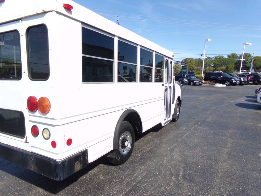 2006 Chevrolet Express Image 45