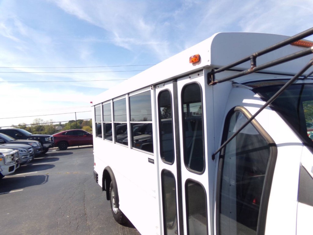 2006 Chevrolet Express Image 47