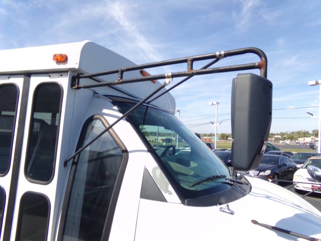 2006 Chevrolet Express Image 48