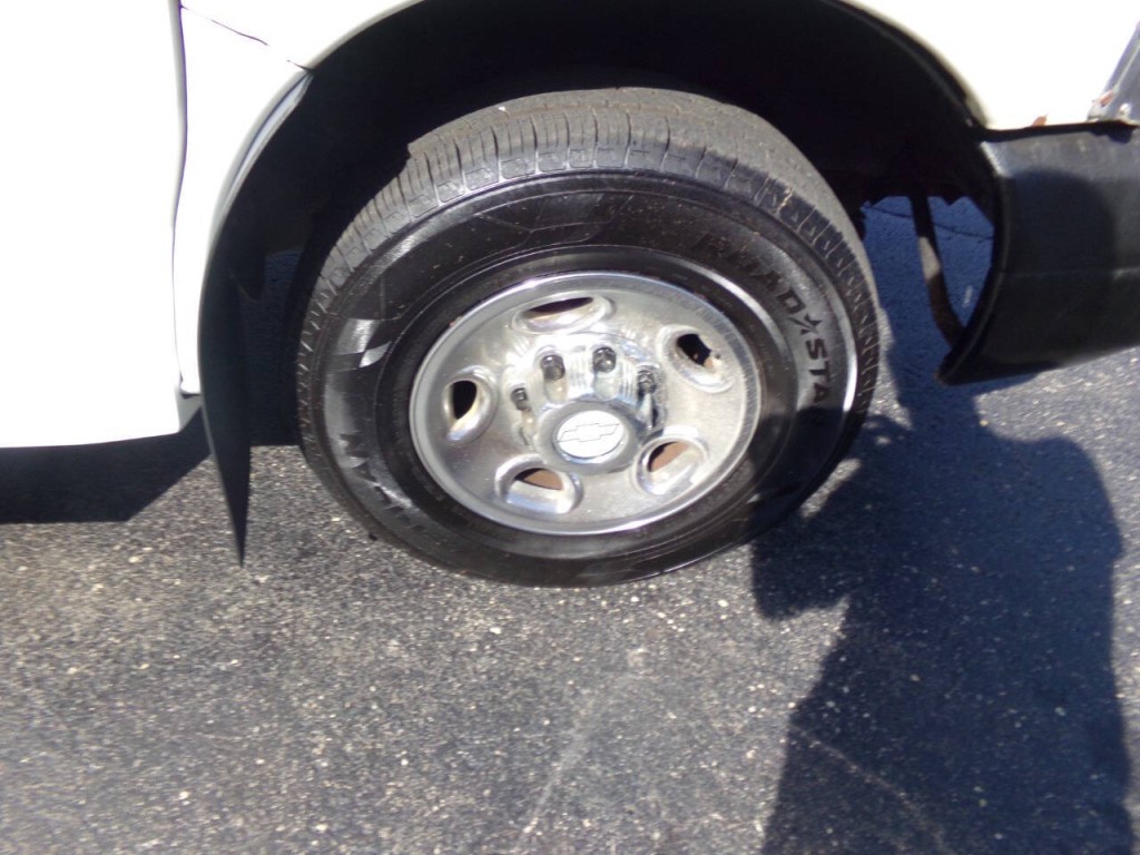 2006 Chevrolet Express Image 49