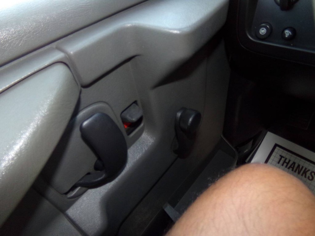 2006 Chevrolet Express Image 56