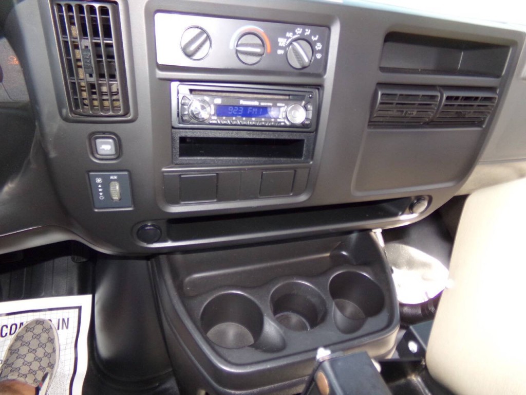 2006 Chevrolet Express Image 57