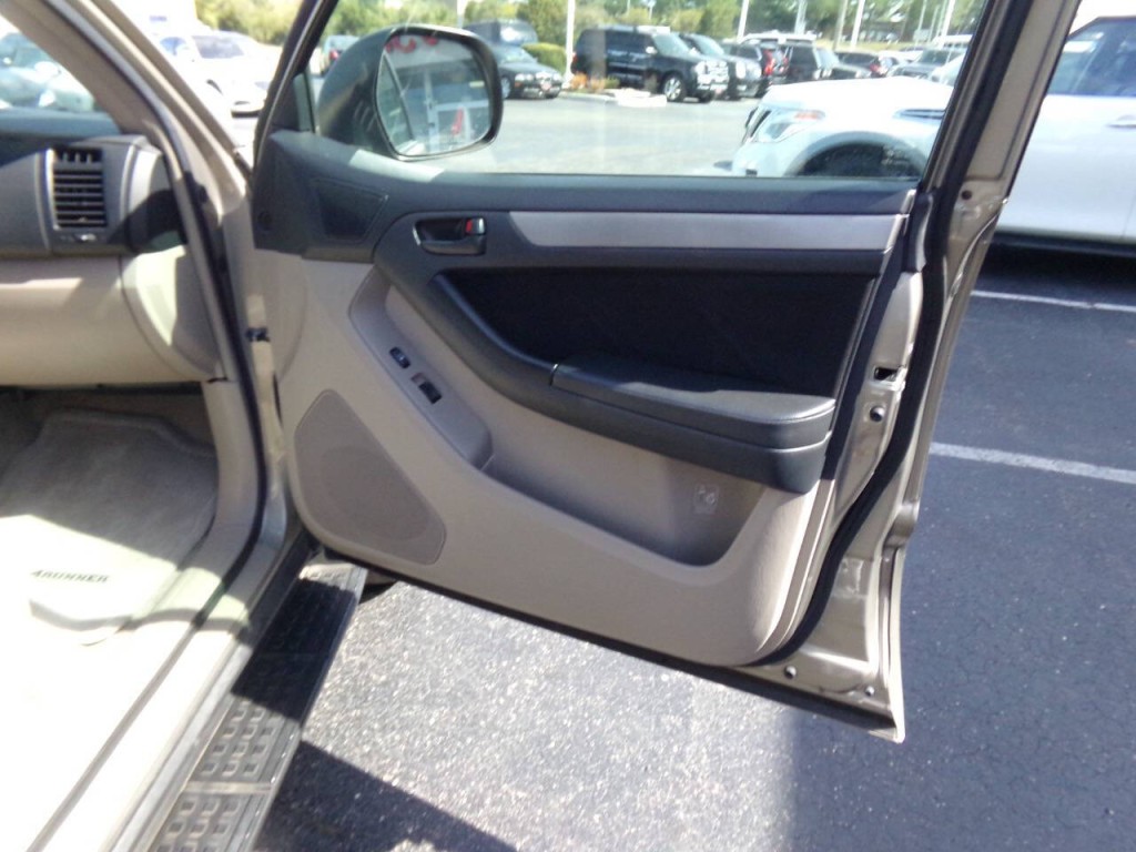 2008 Toyota 4Runner Image 30