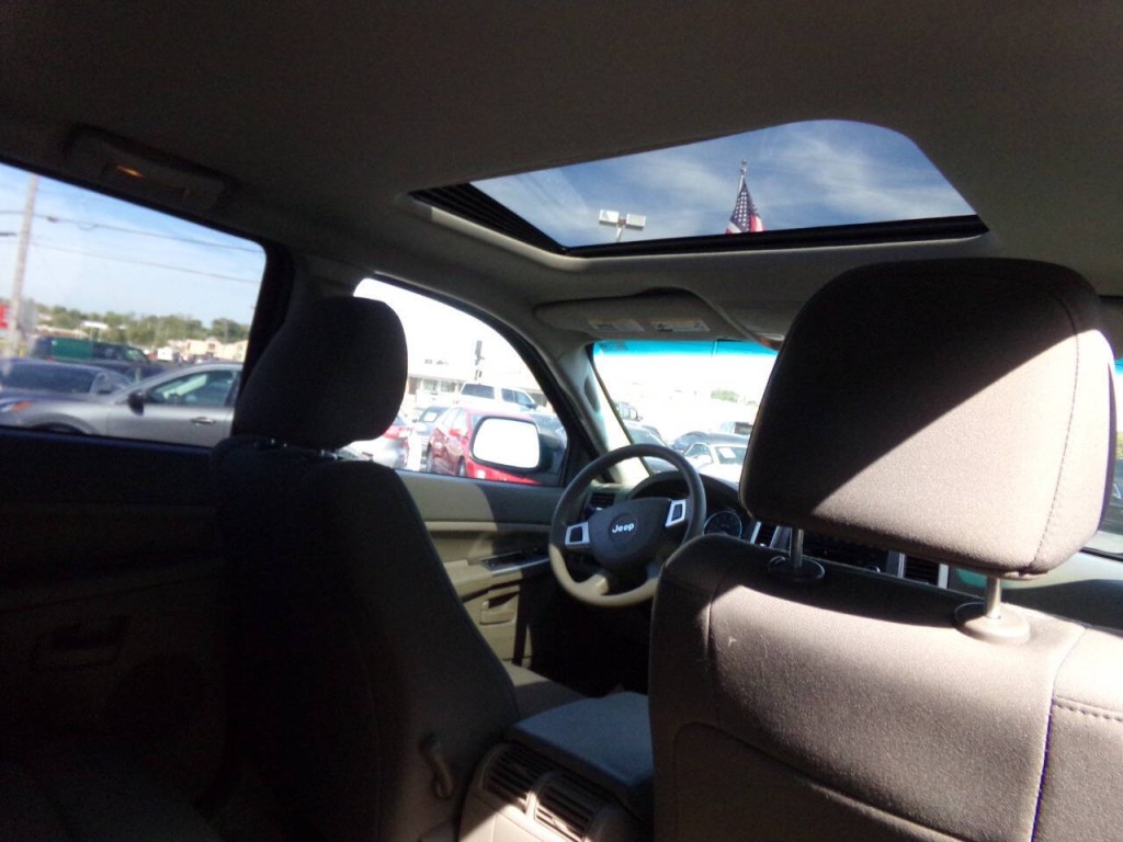 2008 Jeep Grand Cherokee Image 25