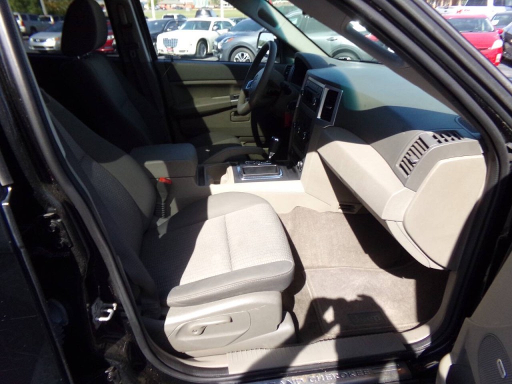 2008 Jeep Grand Cherokee Image 28
