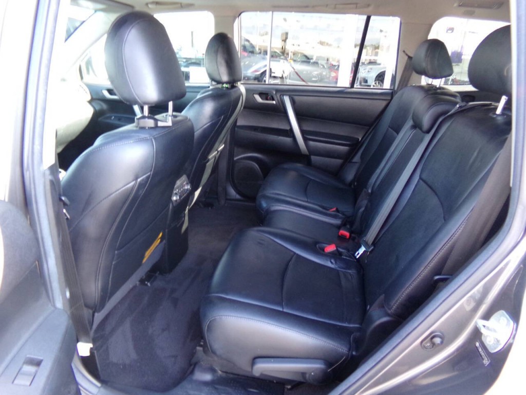 2012 Toyota Highlander Image 13