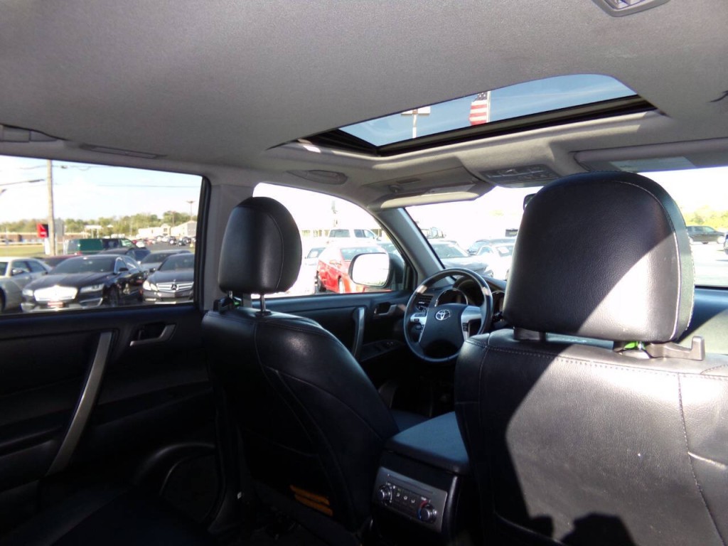 2012 Toyota Highlander Image 26
