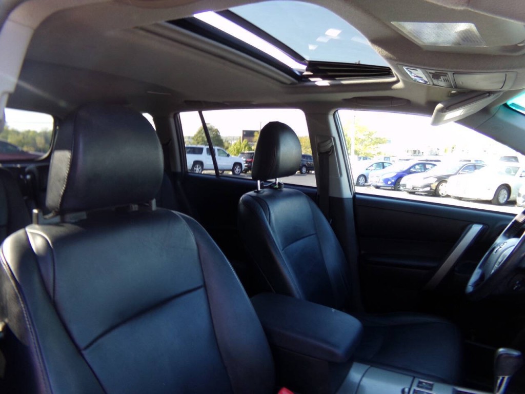 2012 Toyota Highlander Image 31
