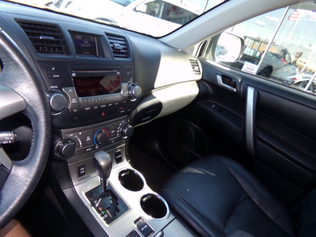 2012 Toyota Highlander Image 63