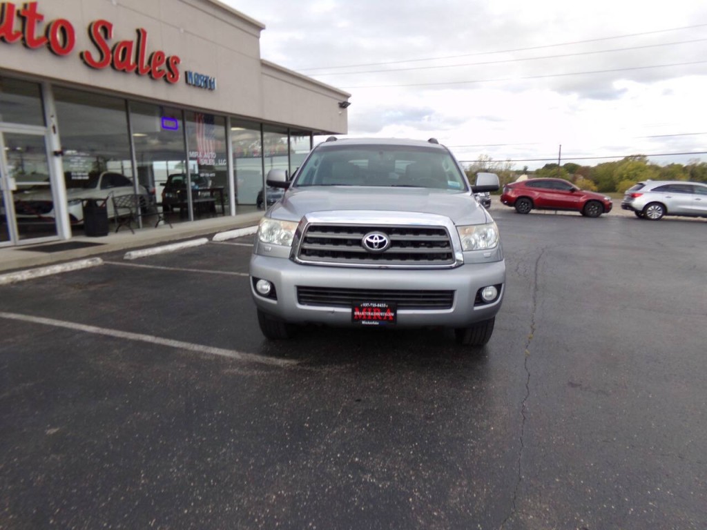2011 Toyota Sequoia Image 3