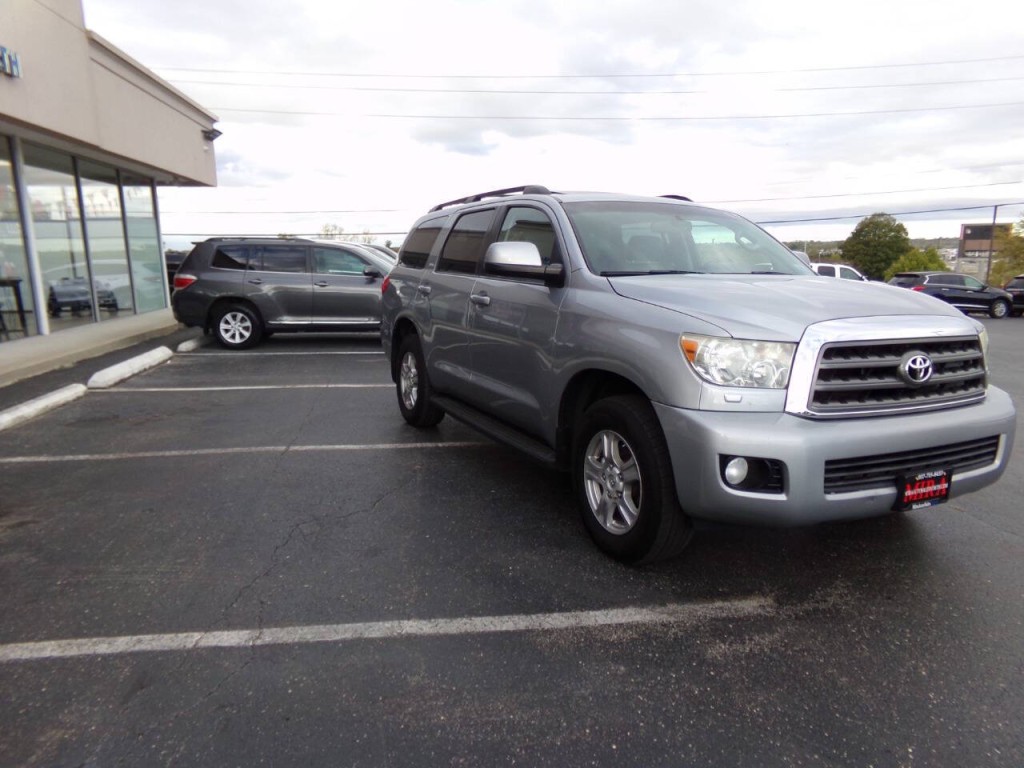 2011 Toyota Sequoia Image 4