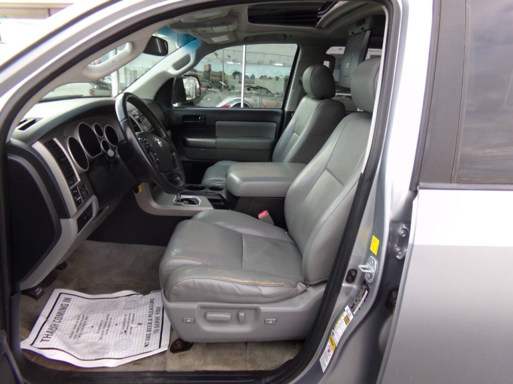 2011 Toyota Sequoia Image 10