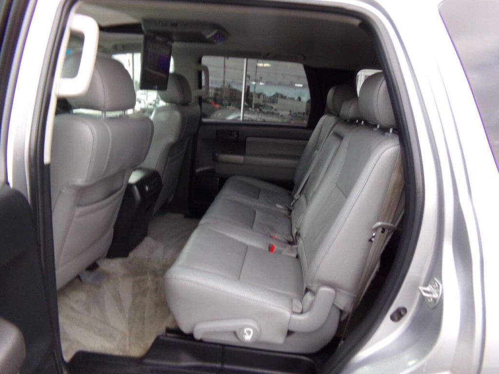2011 Toyota Sequoia Image 13